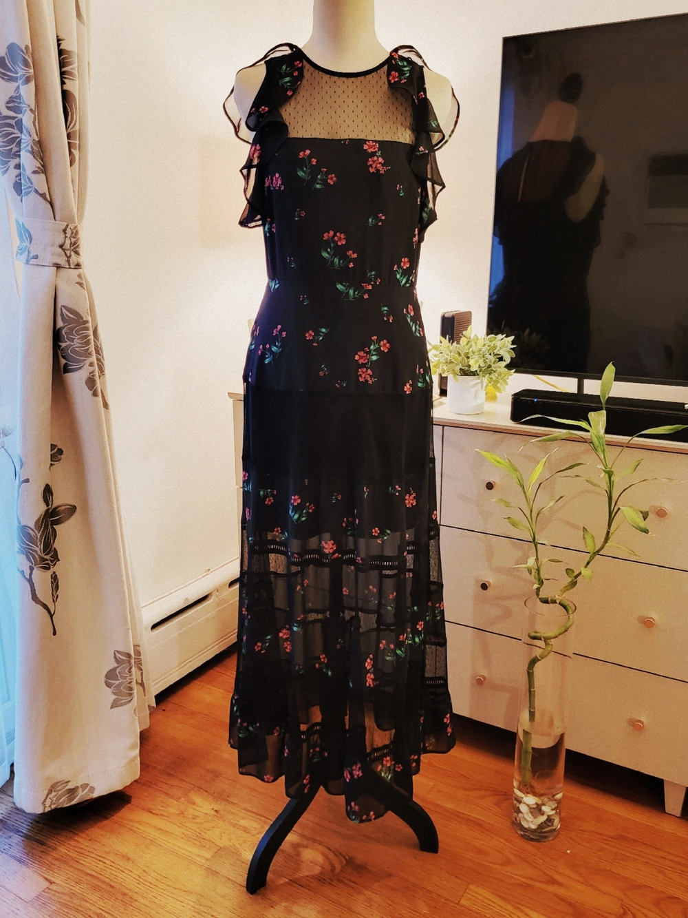 Express Black Flocked Floral Mesh Tiered Maxi Dress Flutter Sleeve Size 6
